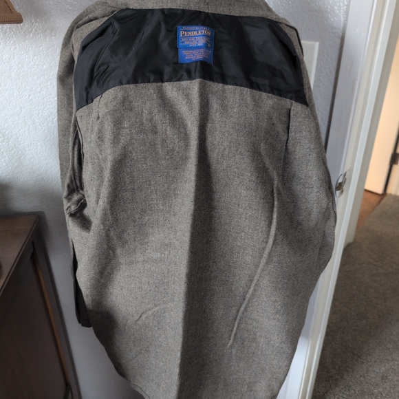 Men's Pendleton Gray Button-Up Jacket - Picture 6 of 6